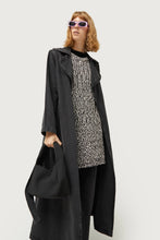 Cargar imagen en el visor de la galería, CHALECO DE PUNTO GRUESO