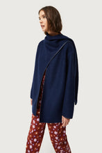 Cargar imagen en el visor de la galería, CHAQUETA CUELLO EVASE AZUL