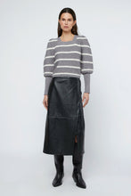 Cargar imagen en el visor de la galería, Jersey de rayas gris y blanco