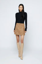 Cargar imagen en el visor de la galería, Falda corta tweed marrón