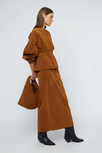 Cargar imagen en el visor de la galería, Chaqueta ante camel