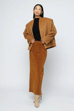 Cargar imagen en el visor de la galería, Falda larga ante camel