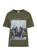 Cargar imagen en el visor de la galería, Camisa estampada con pedrería. 0056-0210043
