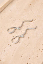 Cargar imagen en el visor de la galería, PENDIENTE SERPIENTE JOYA
