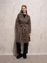 Cargar imagen en el visor de la galería, Animal print trench
