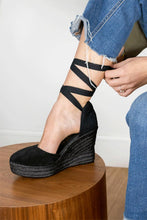 Cargar imagen en el visor de la galería, Charlene Negro | Espadrilles con Cuña Alta

