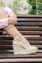 Cargar imagen en el visor de la galería, Charlene Nude | Alpargatas Nude con Cuña
