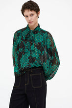 Cargar imagen en el visor de la galería, Camisa fluida con estampado Wild Flower
