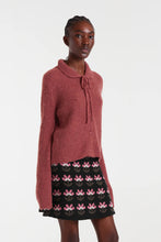 Cargar imagen en el visor de la galería, Cárdigan de punto con lazada óxido
