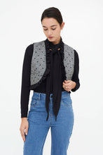 Cargar imagen en el visor de la galería, Chaleco tweed con estampado de corazones negro
