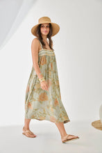 Cargar imagen en el visor de la galería, VESTIDO FLORES TIRANTES BORDADOS zendra
