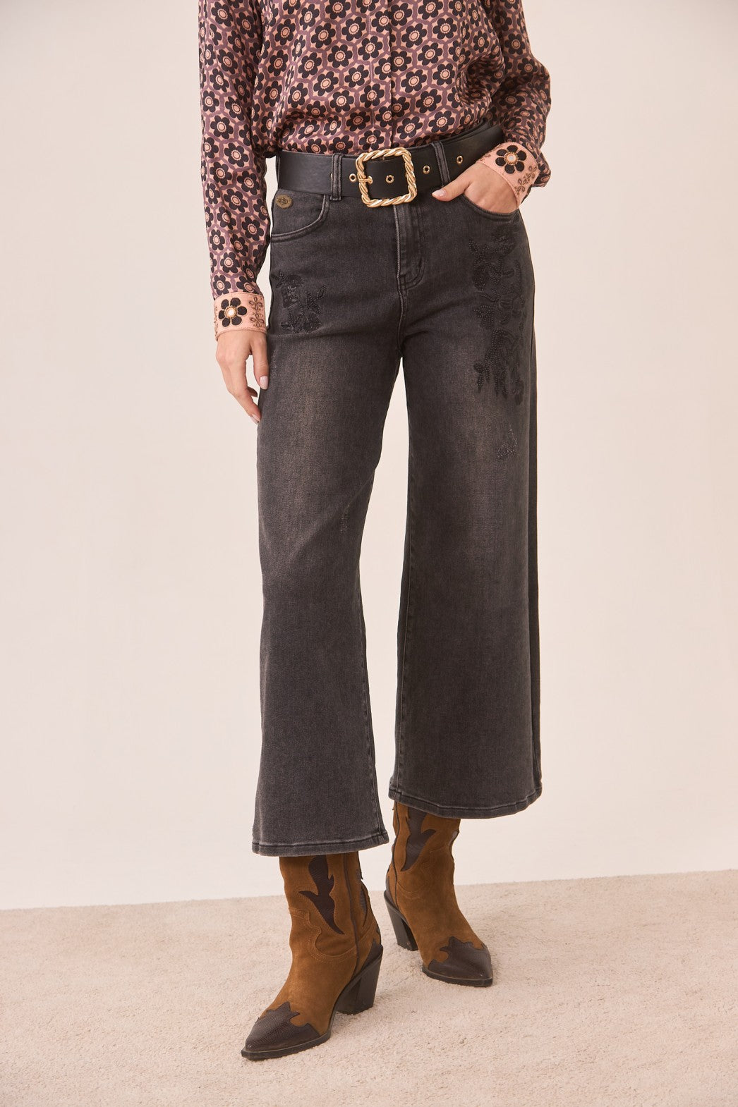 JEANS WIDE LEG BORDADO Ref. SU.ZUBENE