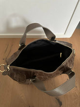 Cargar imagen en el visor de la galería, FLORIDA- bolsa de fin de semana, estampado de cocodrilo
