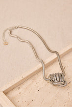 Cargar imagen en el visor de la galería, Collar Nudo
