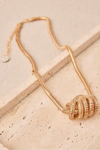 Cargar imagen en el visor de la galería, Collar Nudo
