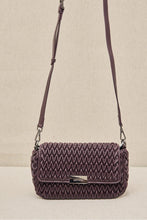 Cargar imagen en el visor de la galería, Bolso Plisado Con Solapa
